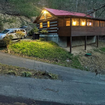 The Robins Nest With Hot Tub Villa Pigeon Forge Exterior photo