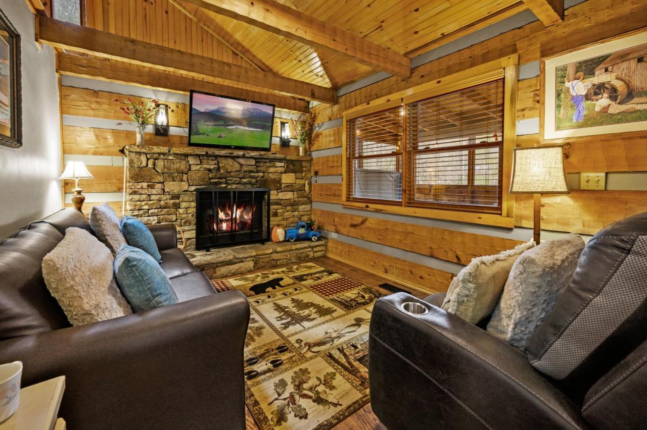 The Robins Nest With Hot Tub Villa Pigeon Forge Exterior photo