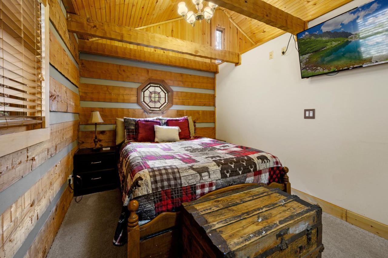 The Robins Nest With Hot Tub Villa Pigeon Forge Exterior photo