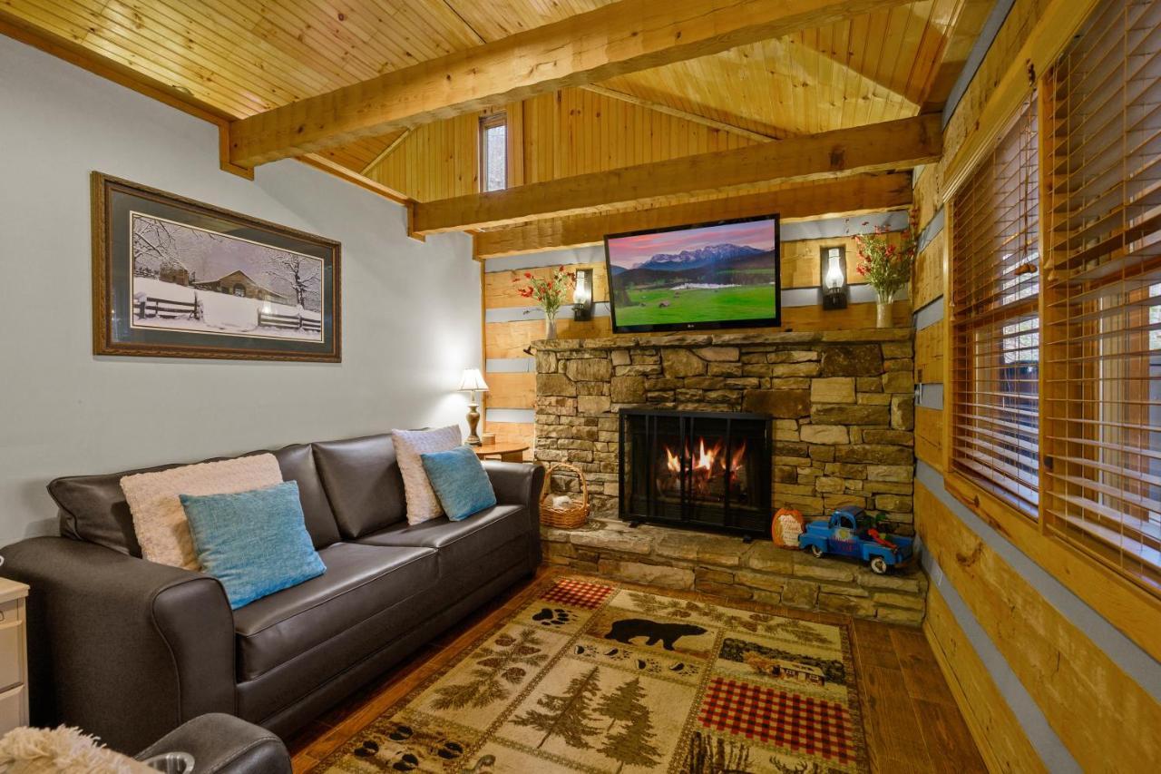 The Robins Nest With Hot Tub Villa Pigeon Forge Exterior photo