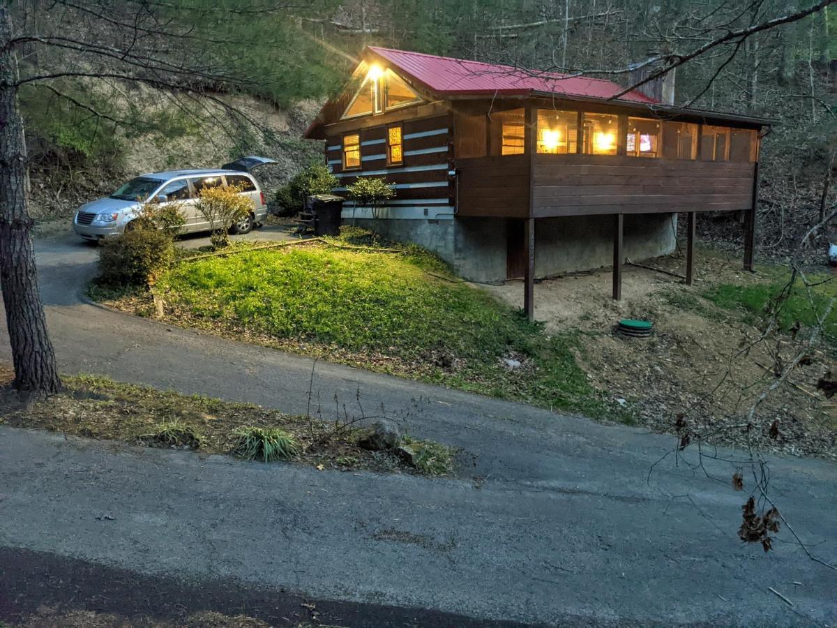 The Robins Nest With Hot Tub Villa Pigeon Forge Exterior photo